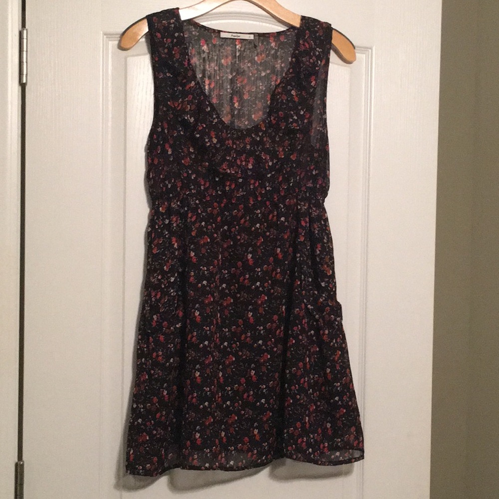 Floral Dress with ruffle at neckline